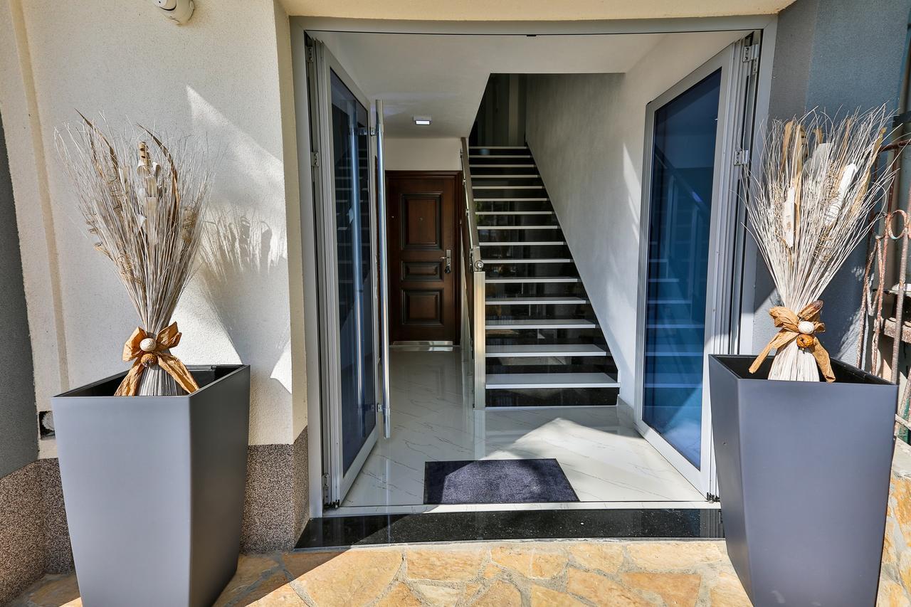 Zara Apartmani Sutomore Extérieur photo