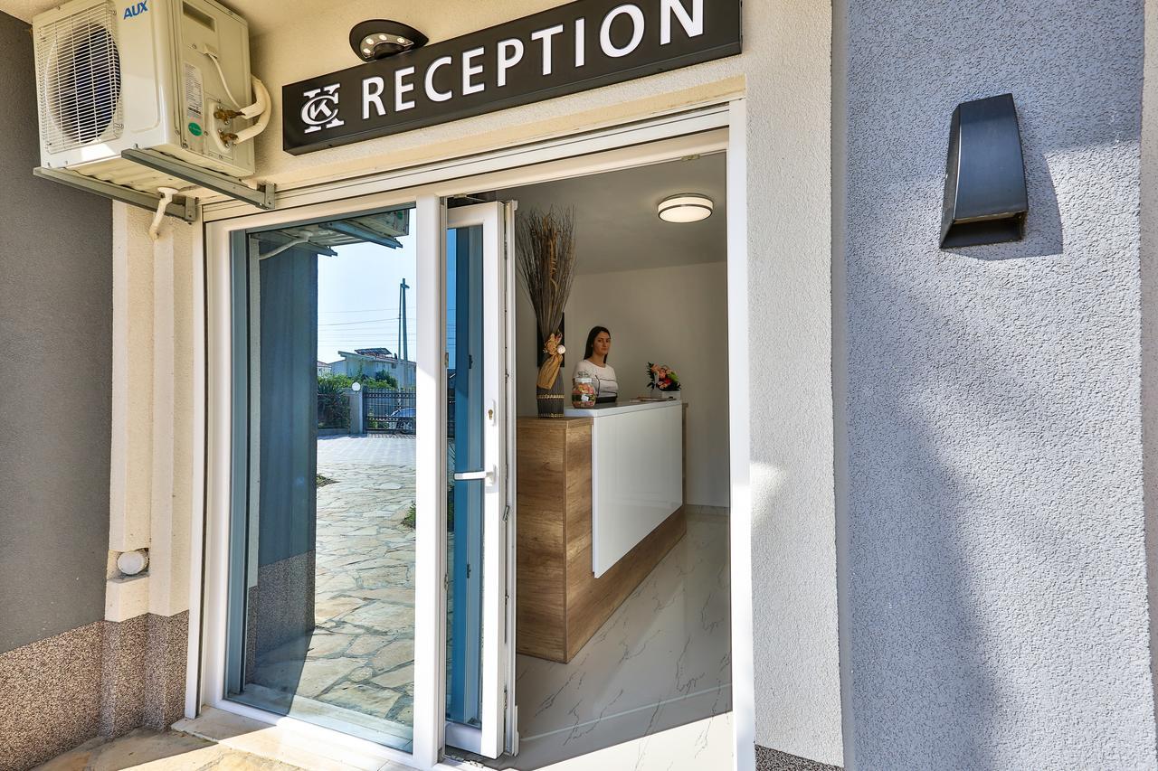Zara Apartmani Sutomore Extérieur photo